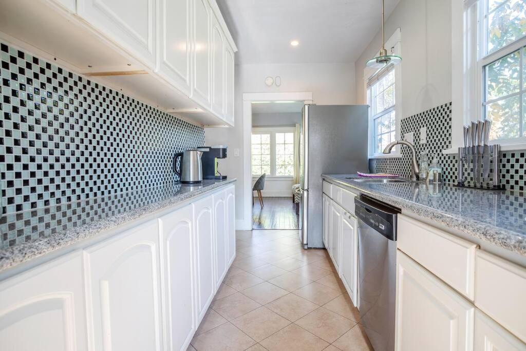 Holiday home Hollywood House With Parking - Walk To Attractions