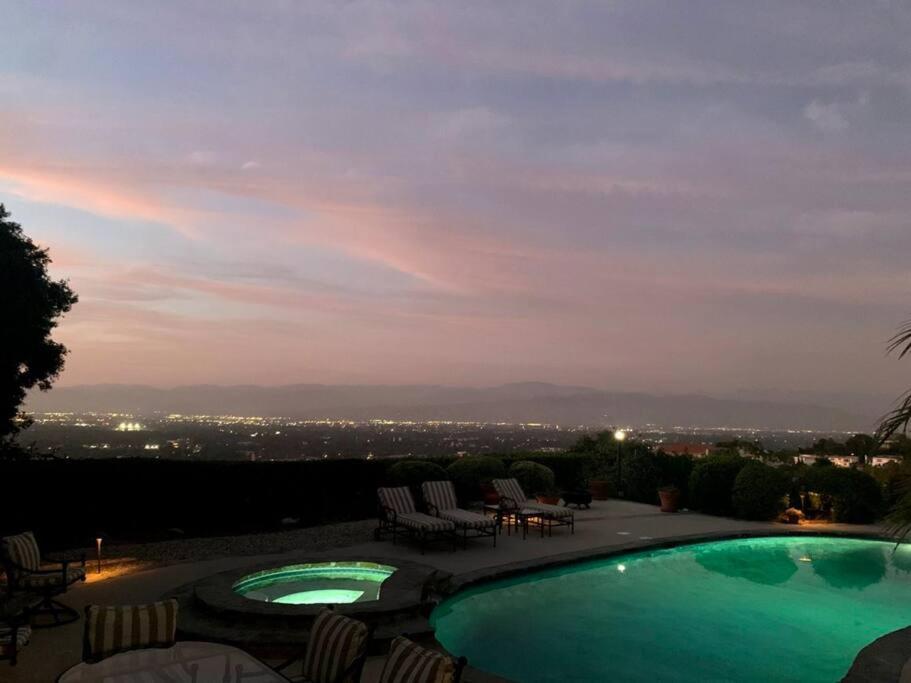 Amazing View-pool-spa Near Universal & Beverly Hills Villa *