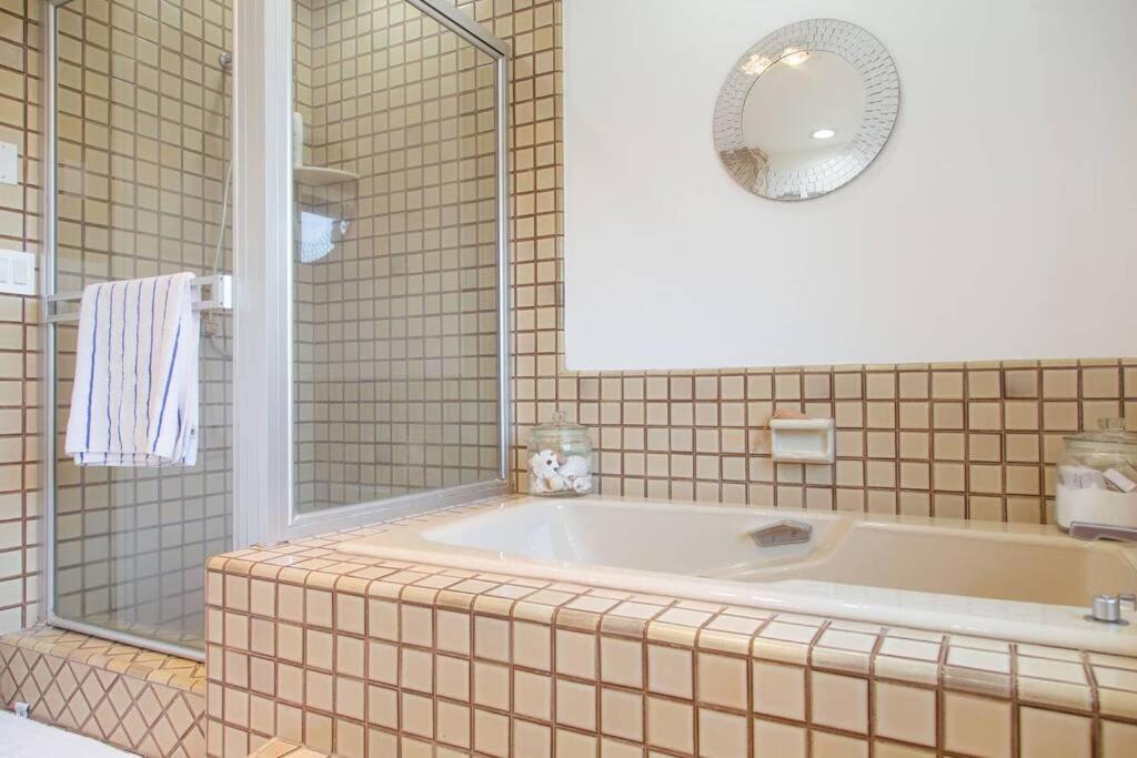 Villa Amazing View-pool-spa Near Universal & Beverly Hills *