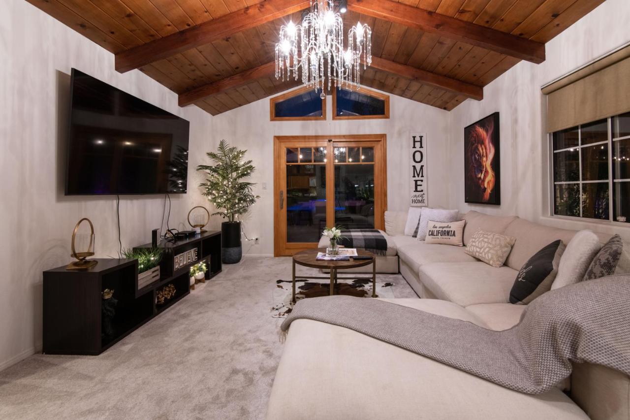 Woodland Hills Paradise Style * Los Angeles