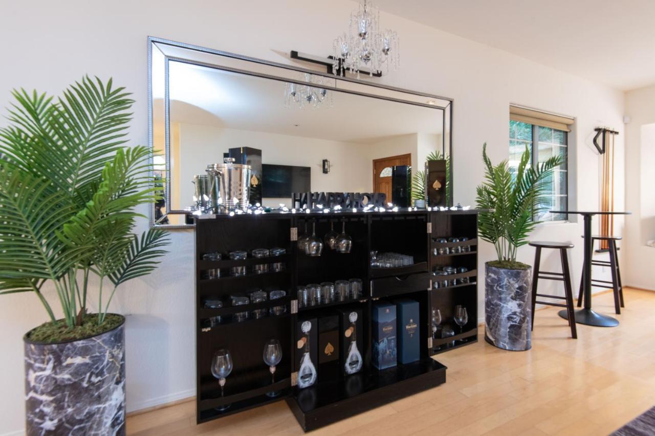 Woodland Hills Paradise Style * Los Angeles