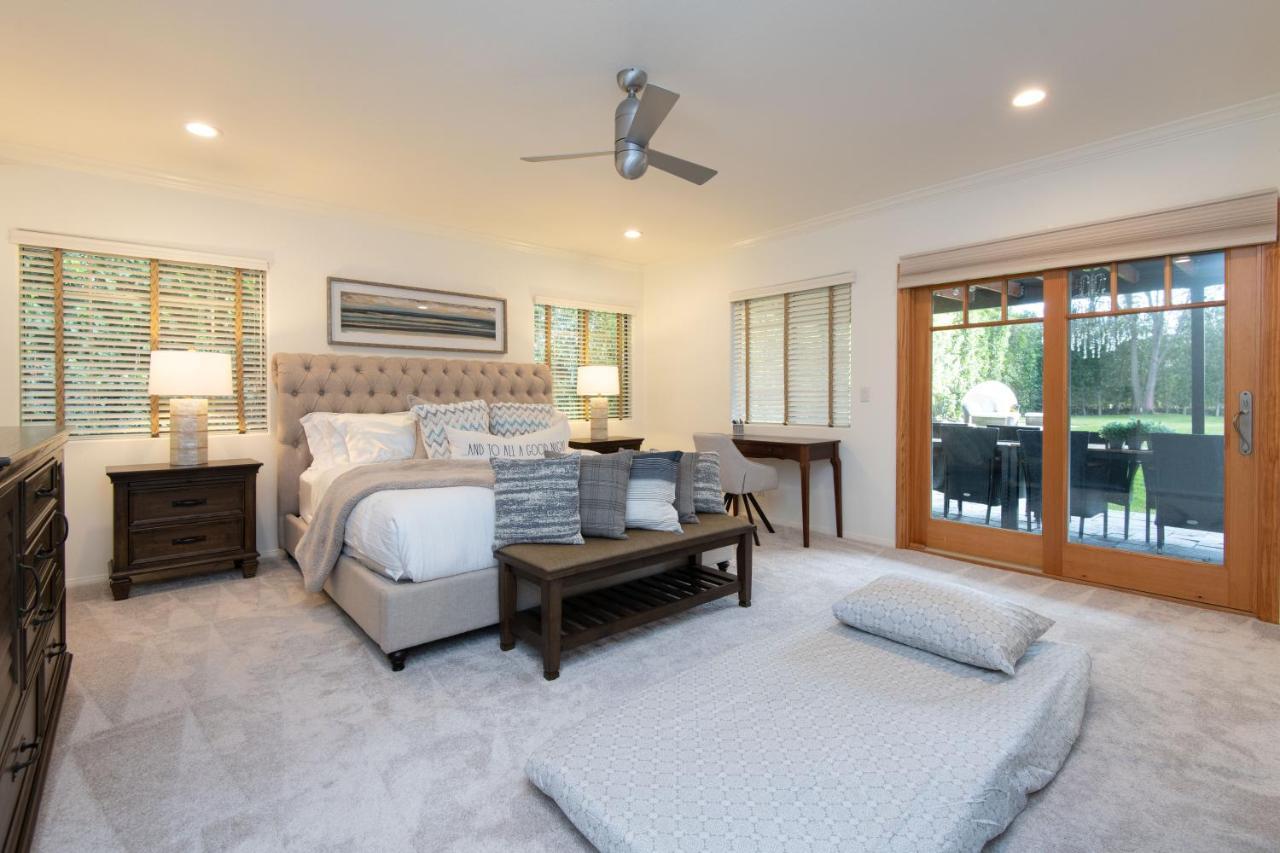 Woodland Hills Paradise Style Holiday home