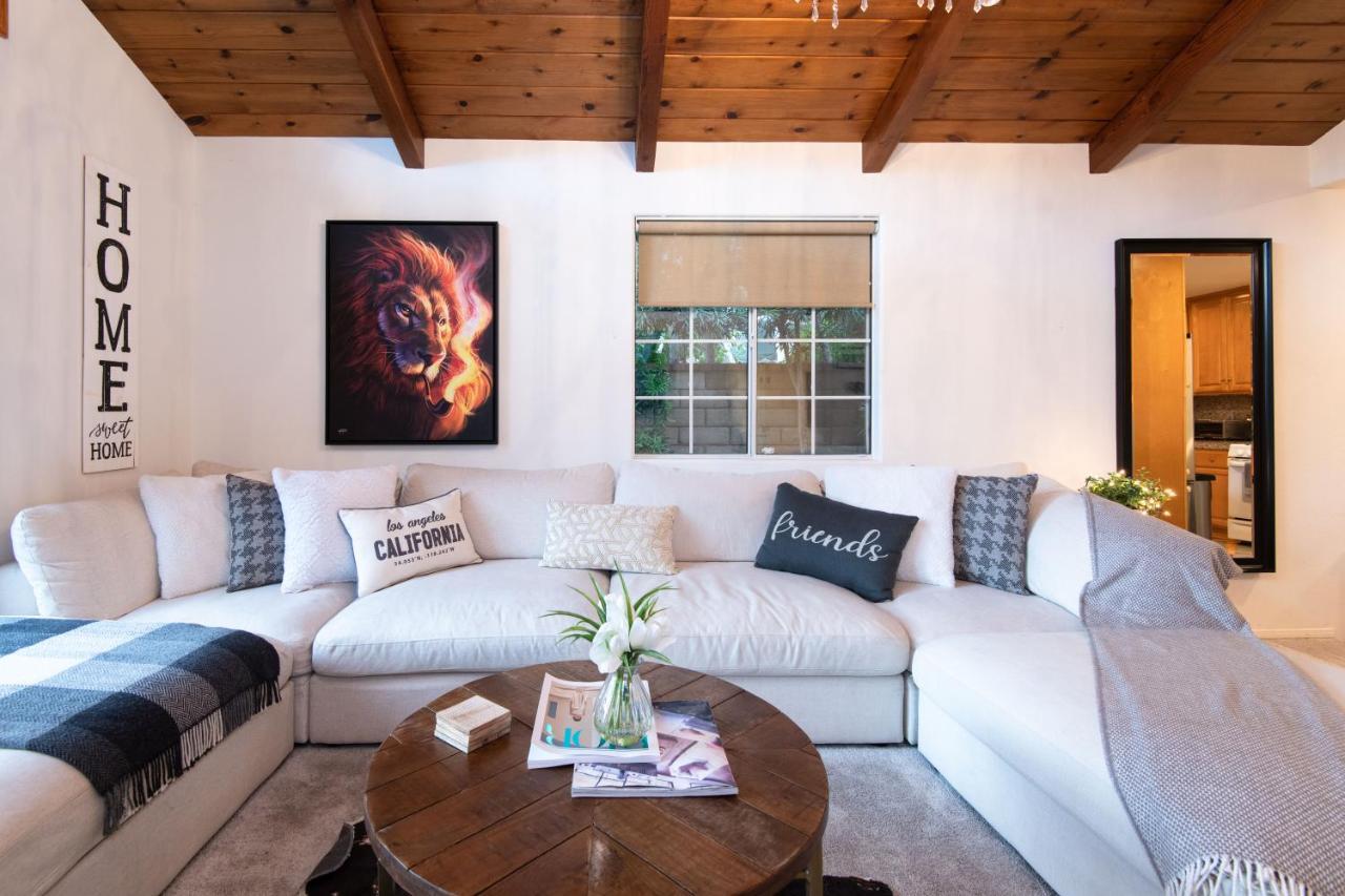 Woodland Hills Paradise Style Los Angeles