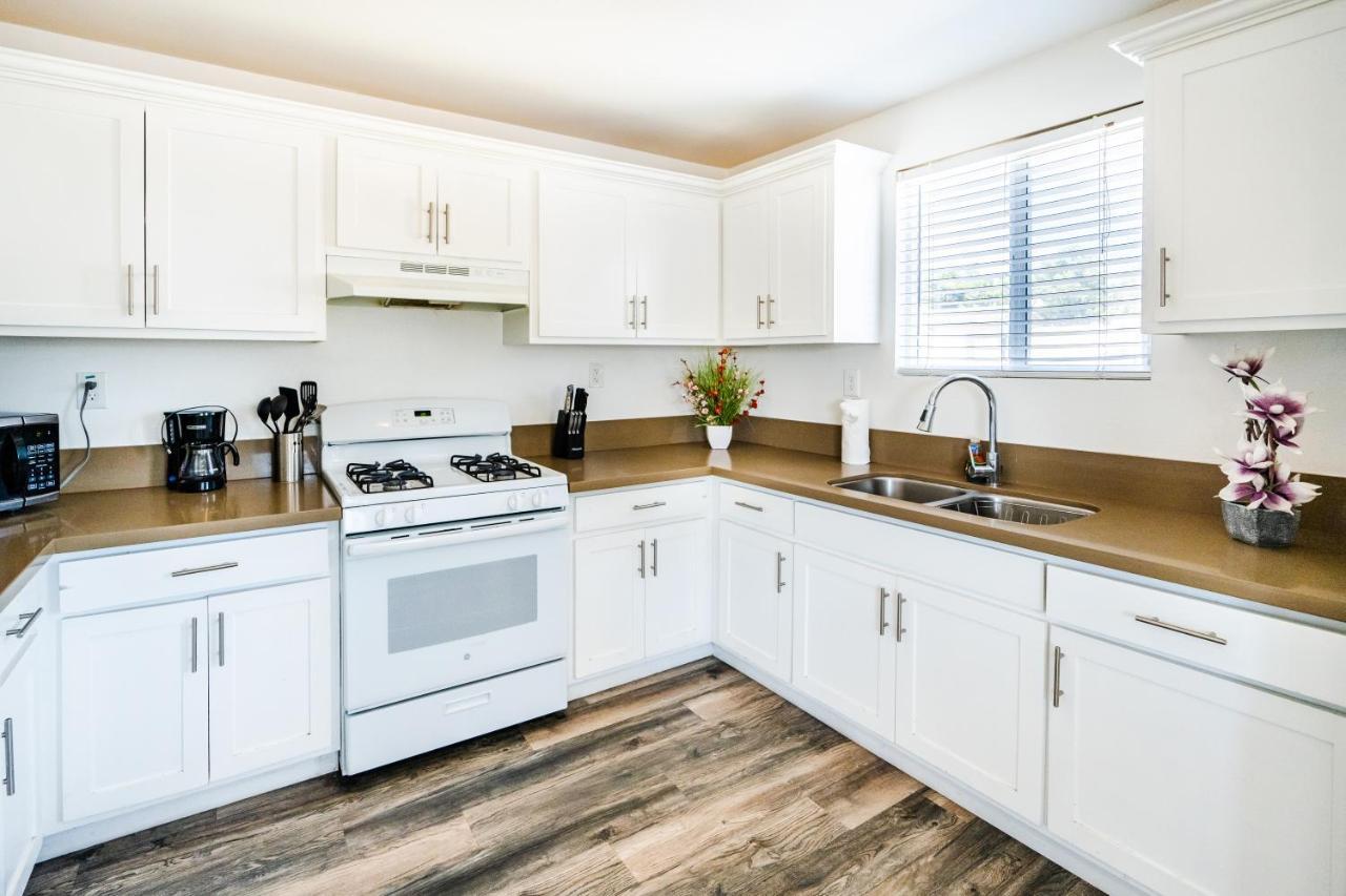 Spacious 5 Bedroom 3 Bath Modern By Downtown La With Parking Apartment *