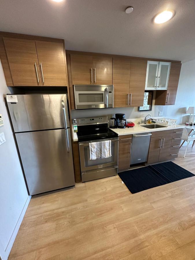 Cozy 1 Bedroom At Santa Monica *