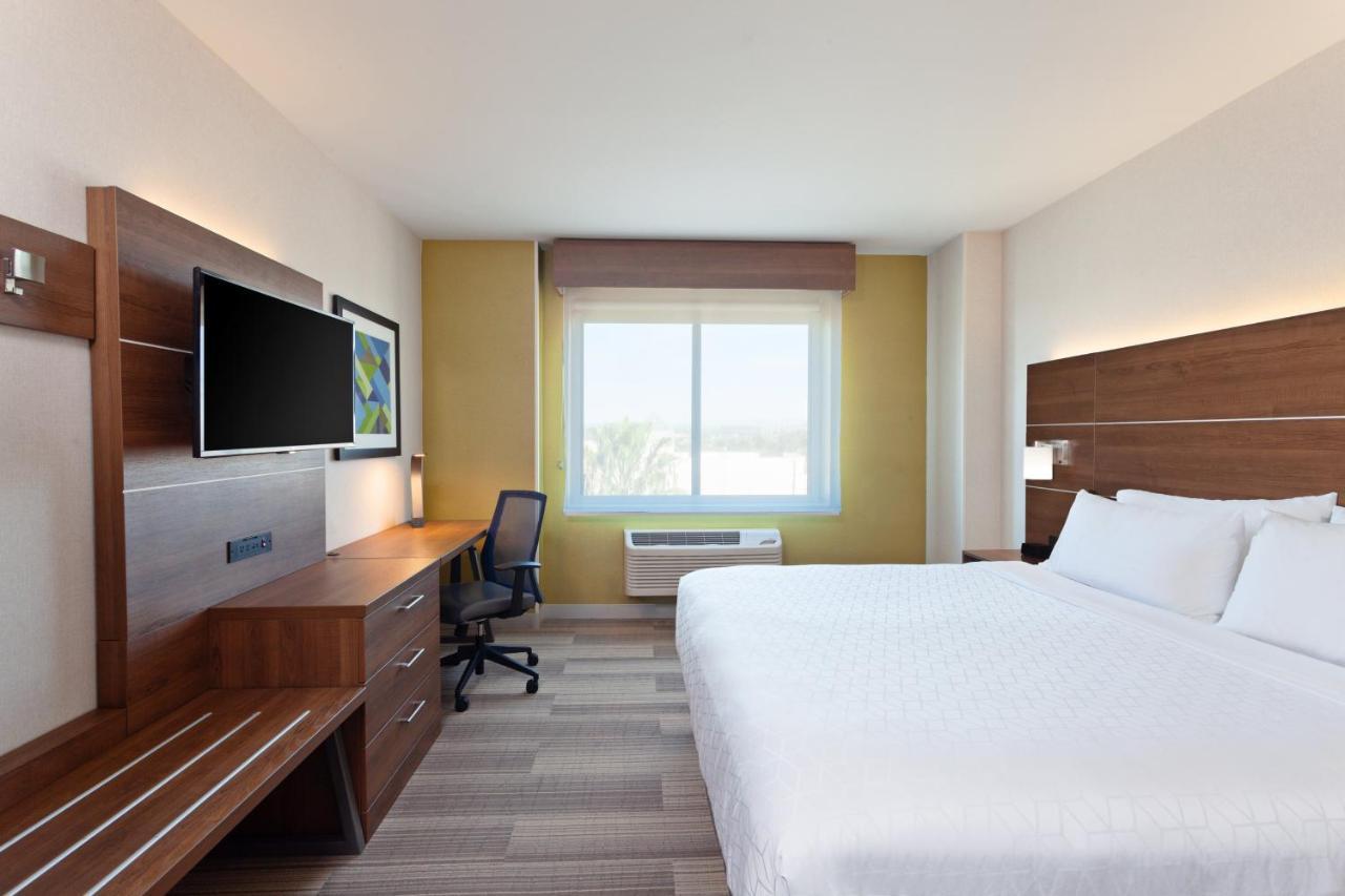 Express Angeles Lax Airport By Ihg Los Angeles