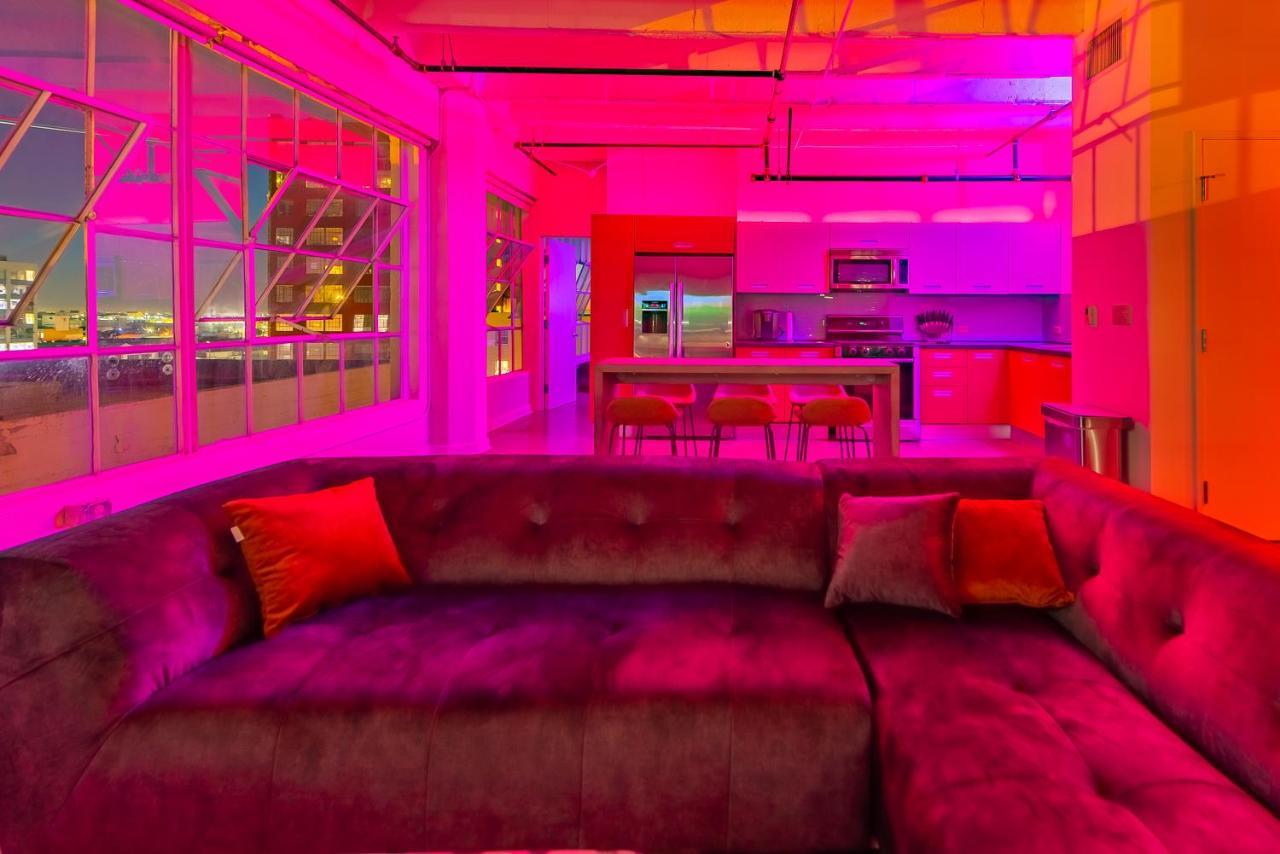 Stunning Downtown La 2 Bedroom/ 2 Bathroom Loft With Private Balcony. * Los Angeles