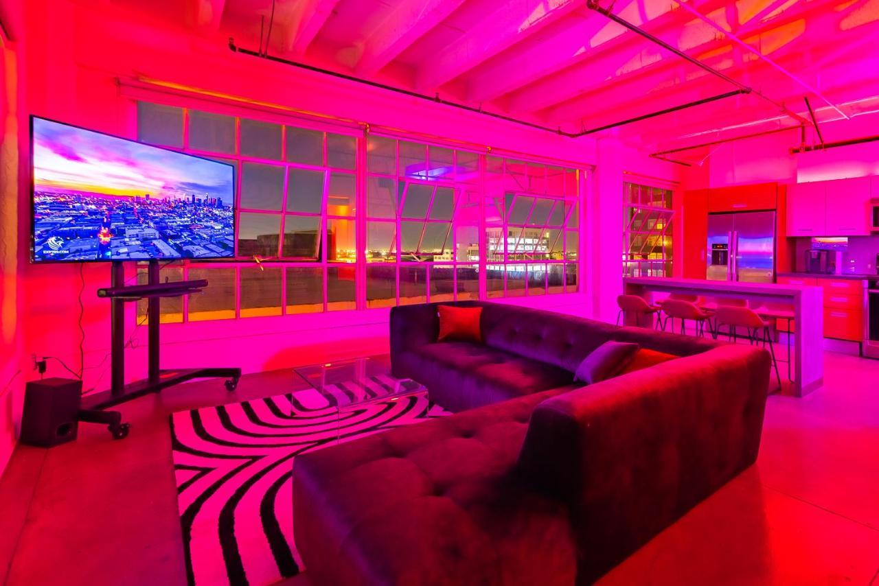 Apartment Stunning Downtown La 2 Bedroom/ 2 Bathroom Loft With Private Balcony. *