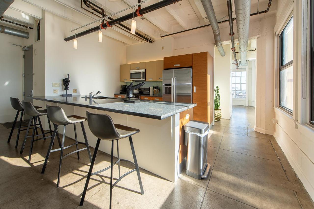 Apartment Stunning Downtown La 2 Bedroom/ 2 Bathroom Loft With Private Balcony. Los Angeles