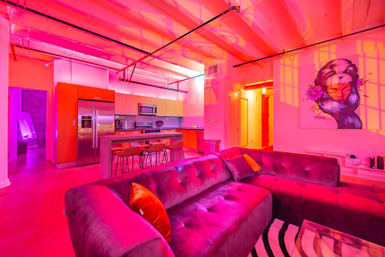 Stunning Downtown La 2 Bedroom/ 2 Bathroom Loft With Private Balcony. Apartment *