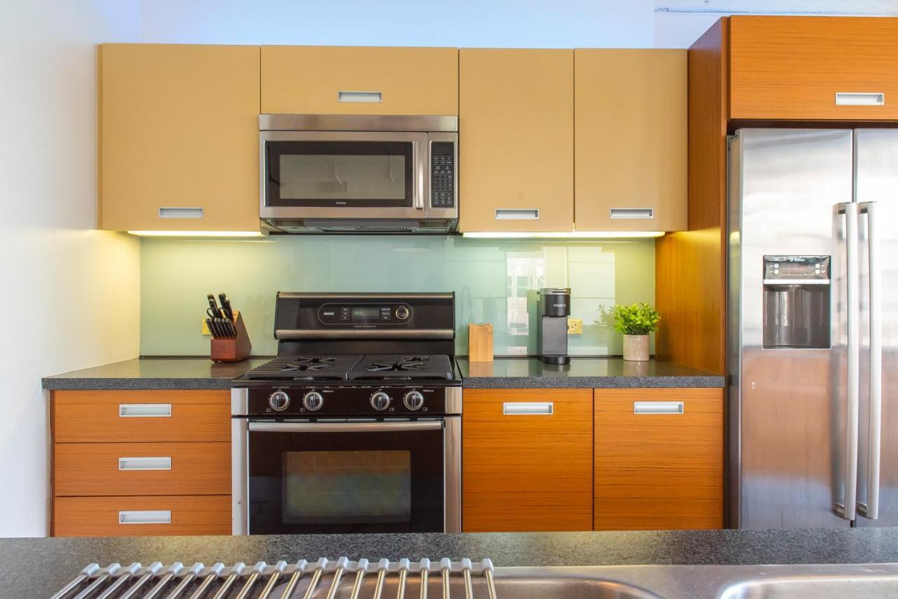 Stunning Downtown La 2 Bedroom/ 2 Bathroom Loft With Private Balcony. * Los Angeles