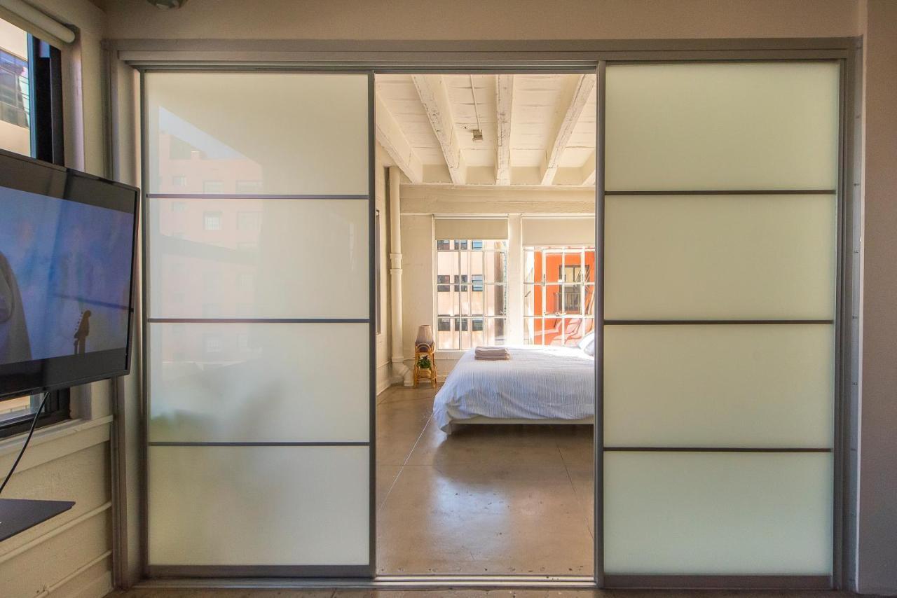 Apartment Stunning Downtown La 2 Bedroom/ 2 Bathroom Loft With Private Balcony. Los Angeles
