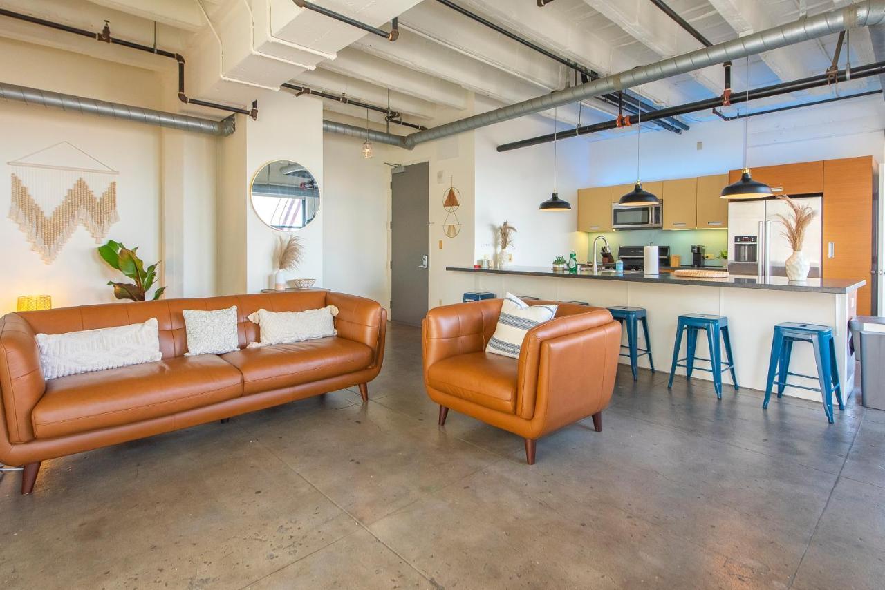 Apartment Stunning Downtown La 2 Bedroom/ 2 Bathroom Loft With Private Balcony. Los Angeles