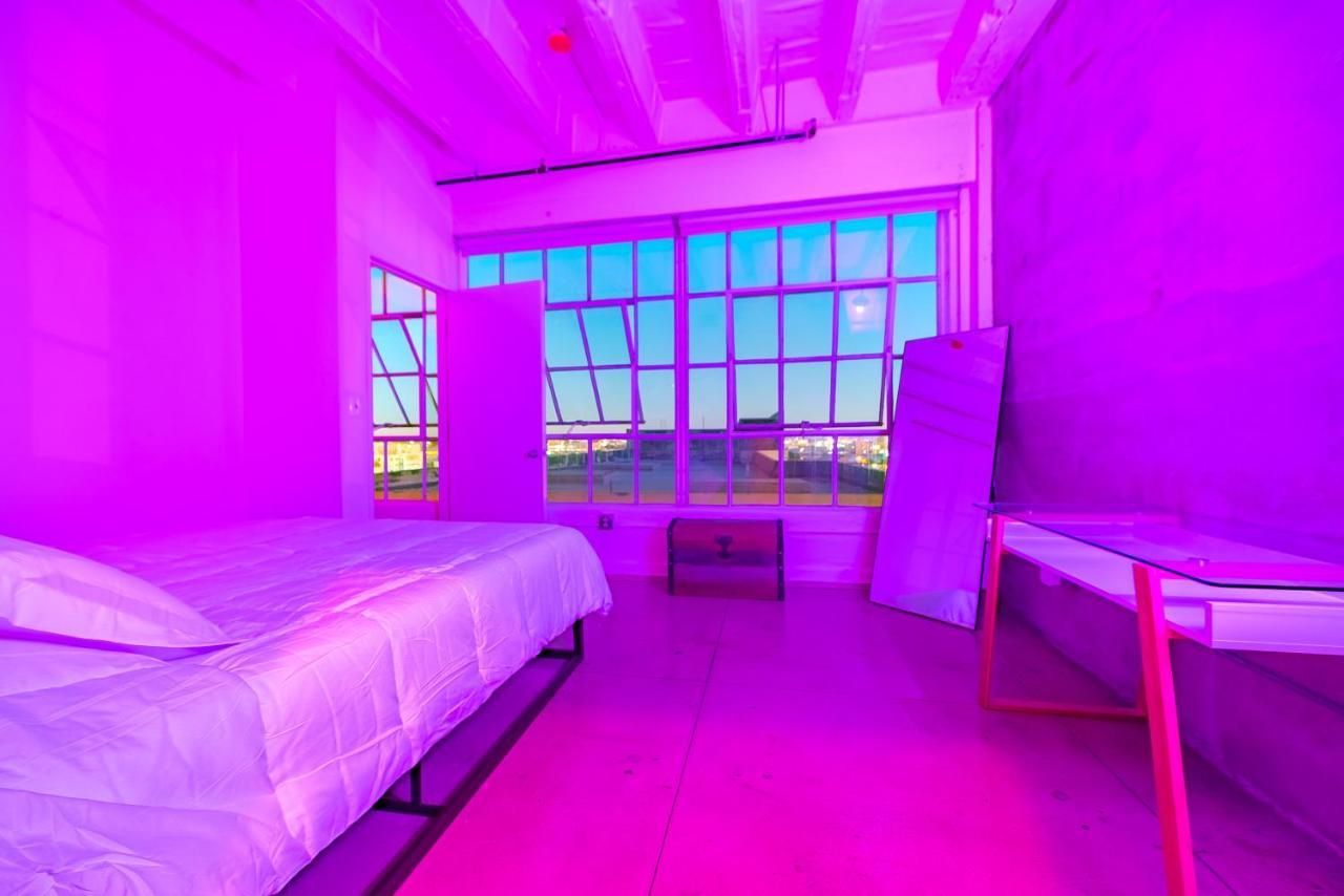 Apartment Stunning Downtown La 2 Bedroom/ 2 Bathroom Loft With Private Balcony. *