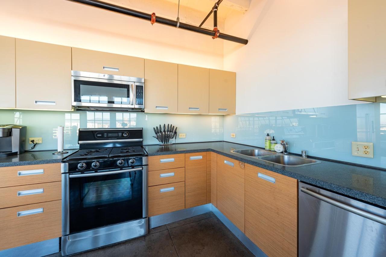 Apartment Stunning Downtown La 2 Bedroom/ 2 Bathroom Loft With Private Balcony. *