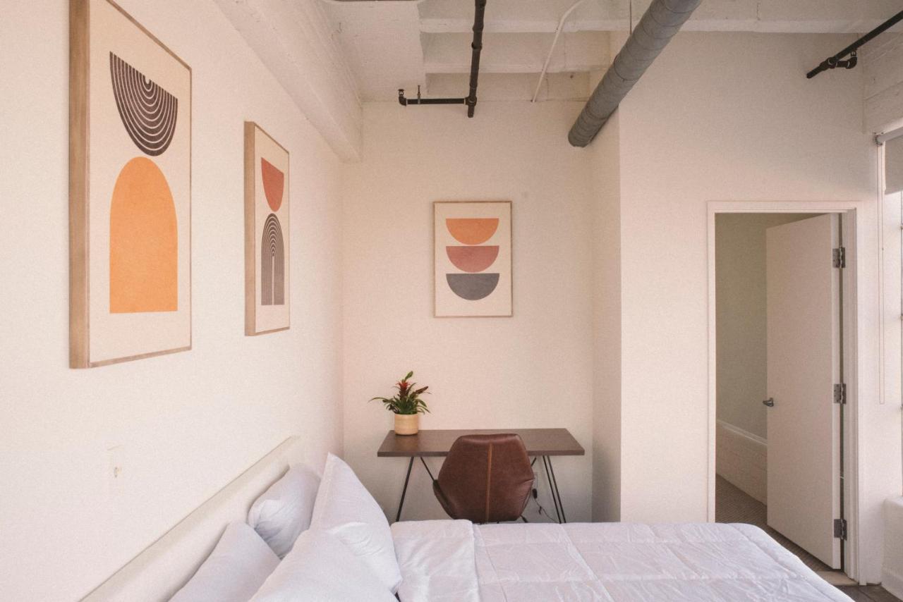 Apartment Stunning Downtown La 2 Bedroom/ 2 Bathroom Loft With Private Balcony. Los Angeles