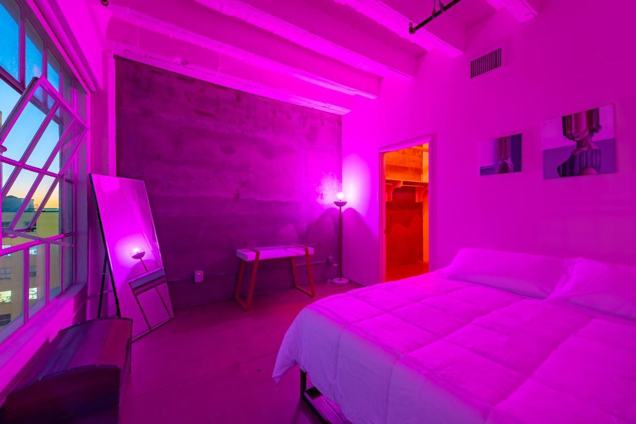 Stunning Downtown La 2 Bedroom/ 2 Bathroom Loft With Private Balcony. Apartment Los Angeles