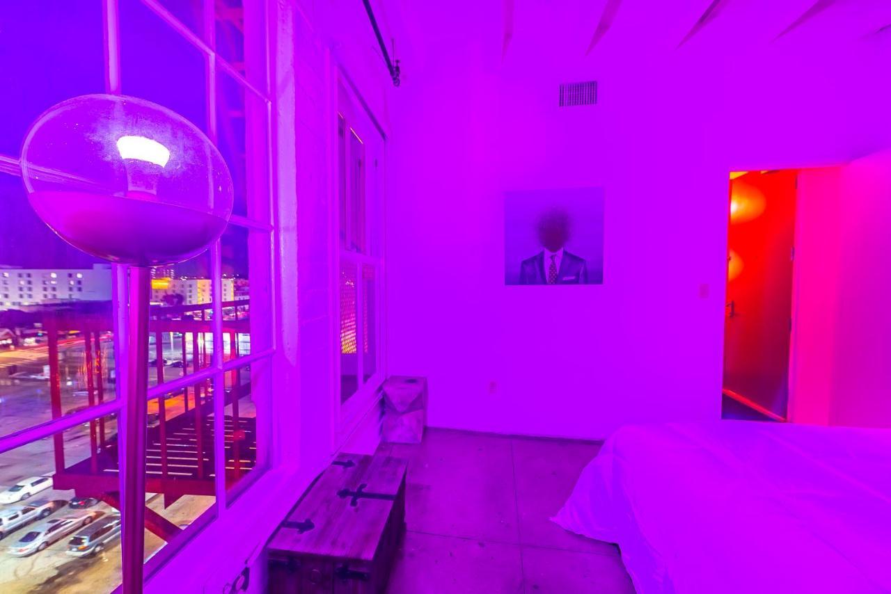 Apartment Stunning Downtown La 2 Bedroom/ 2 Bathroom Loft With Private Balcony. *