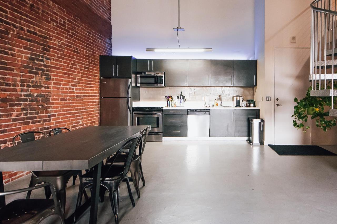 Downtown La 2 Story Artist Loft With Views Apartment