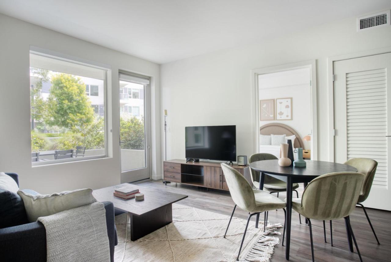 West La 2br W Pool Gym Courtyard Nr 405 Lax-1049