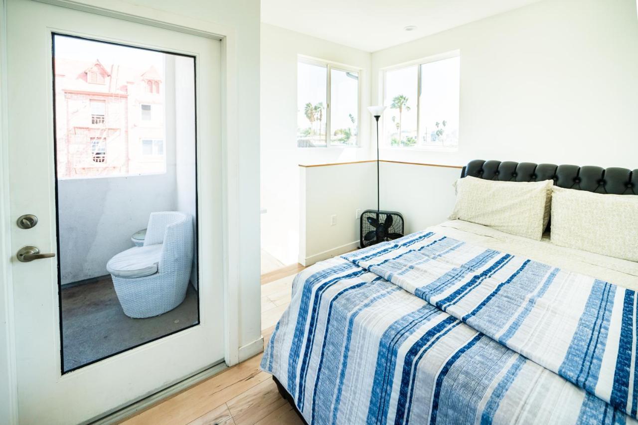 Brand New Koreatown Loft With 3 Levels 2 Parking Spots