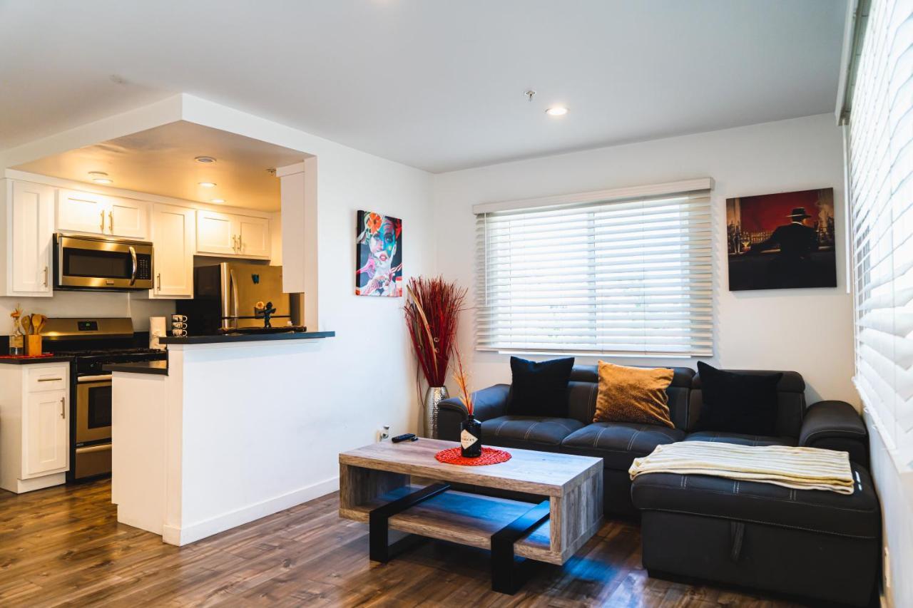 Modern Remodeled 1-bedroom Close To Hollywood Walk Of Fame With Parking Apartment Los Angeles