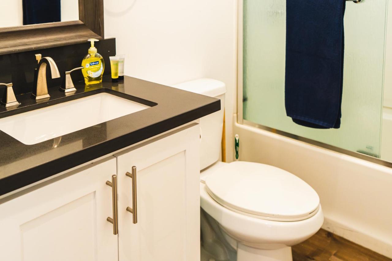 Modern Remodeled 1-bedroom Close To Hollywood Walk Of Fame With Parking * Los Angeles