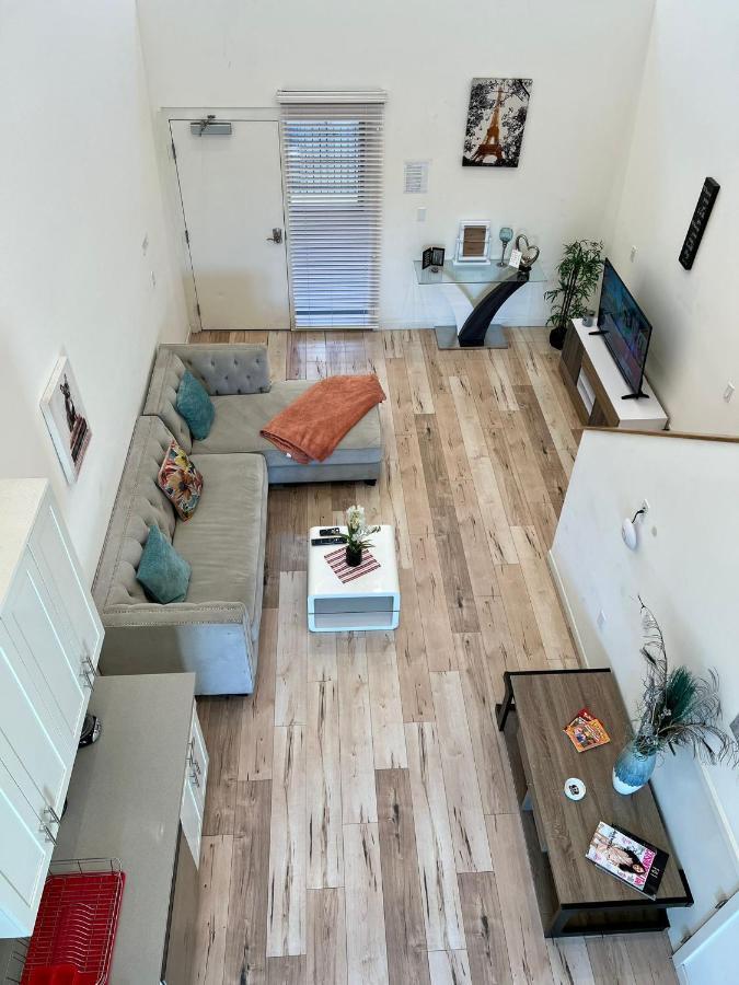 Modern One-bed Loft In Hollywood Sign View & Free Parking Apartment Los Angeles