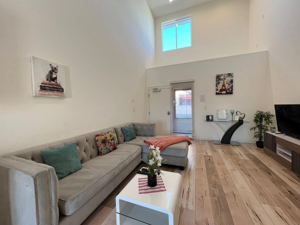Modern One-bed Loft In Hollywood Sign View & Free Parking Apartment *