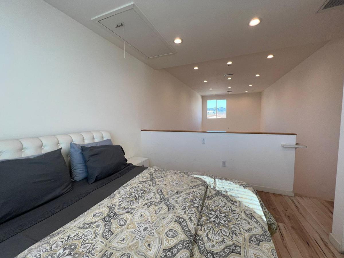Modern One-bed Loft In Hollywood Sign View & Free Parking Apartment *