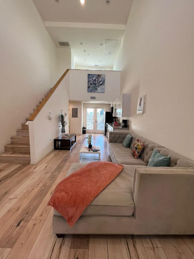 Modern One-bed Loft In Hollywood Sign View & Free Parking * Los Angeles