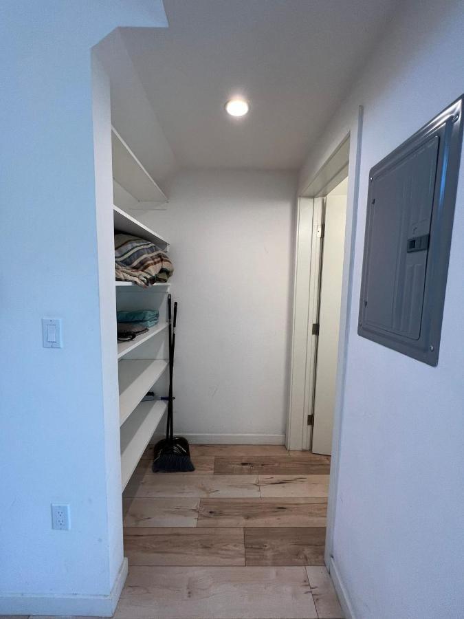 Modern One-bed Loft In Hollywood Sign View & Free Parking * Los Angeles