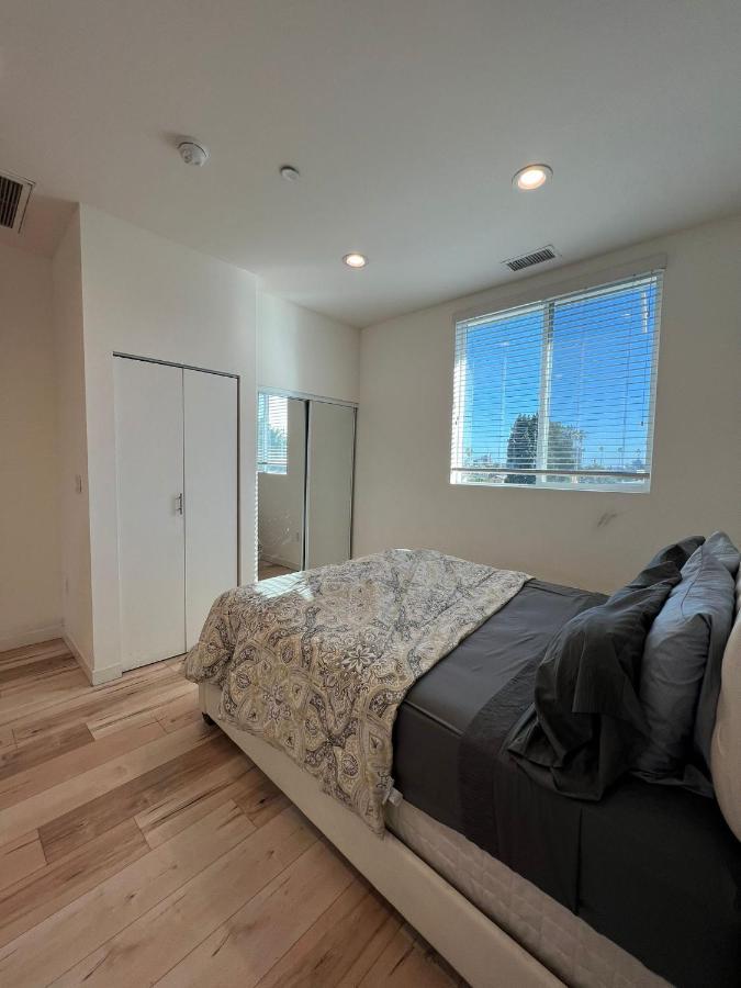 Modern One-bed Loft In Hollywood Sign View & Free Parking * Los Angeles