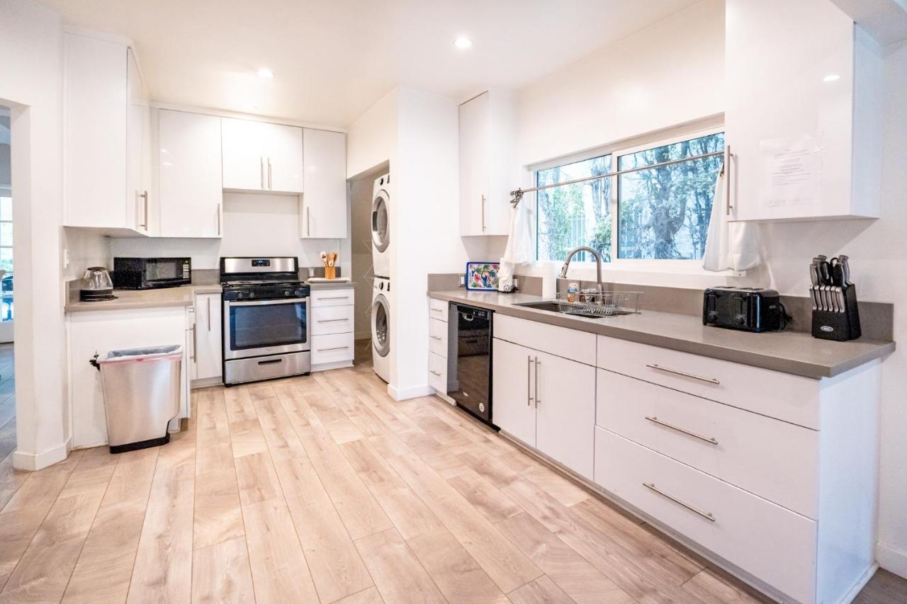 Apartment Large Spacious 3 Bedroom 3 Bathroom By Beverly Hills Los Angeles