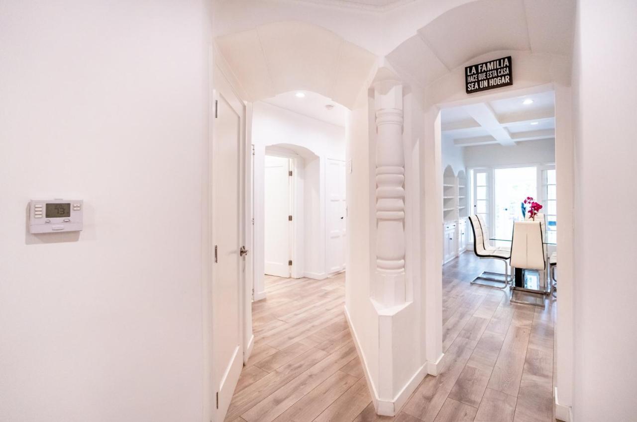 Large Spacious 3 Bedroom 3 Bathroom By Beverly Hills Apartment *
