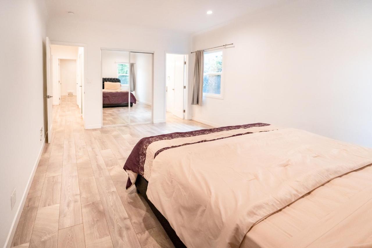 Large Spacious 3 Bedroom 3 Bathroom By Beverly Hills Apartment