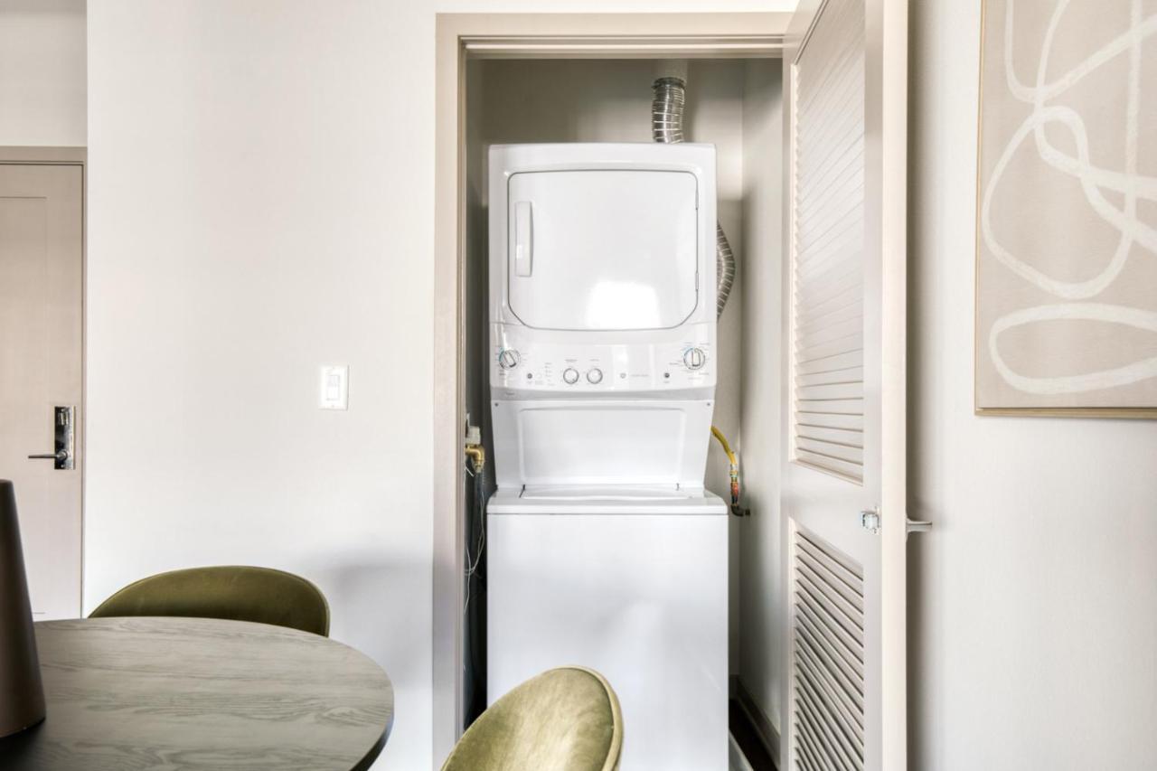 North Hollywood 2br W Gym Pool Near Tj Lax-881 Los Angeles