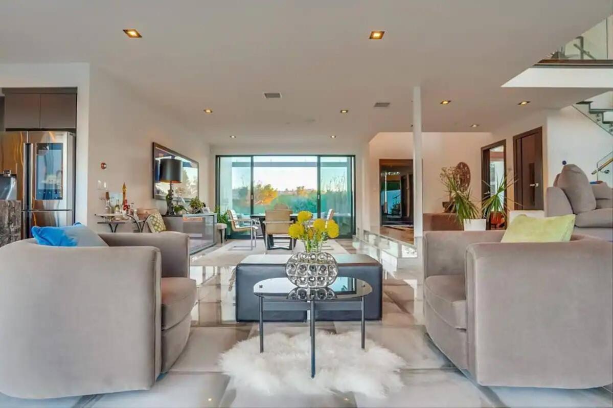 Troy Hill Villa
