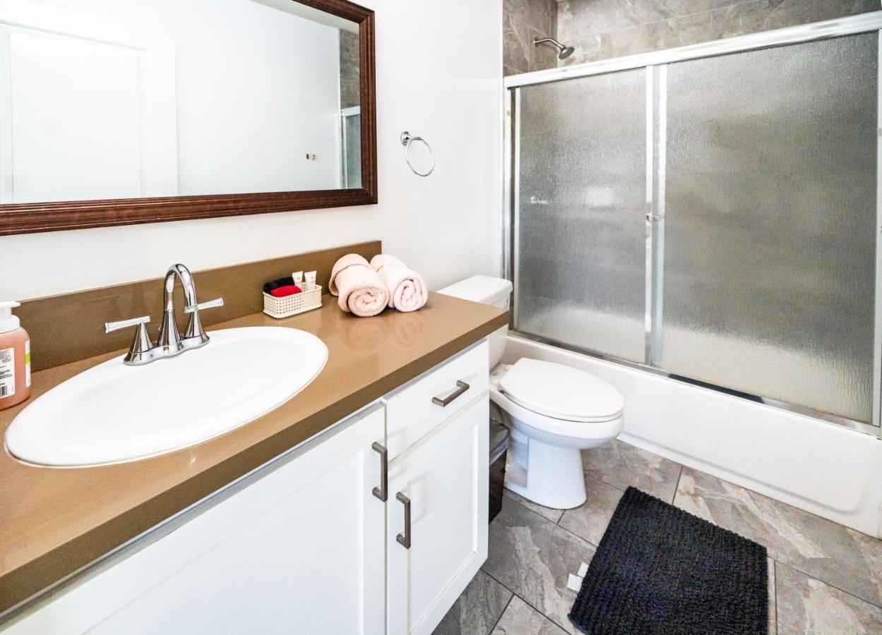 Spacious 5 Bedroom 3 Bath Modern By Downtown La With Parking Apartamento Los Angeles