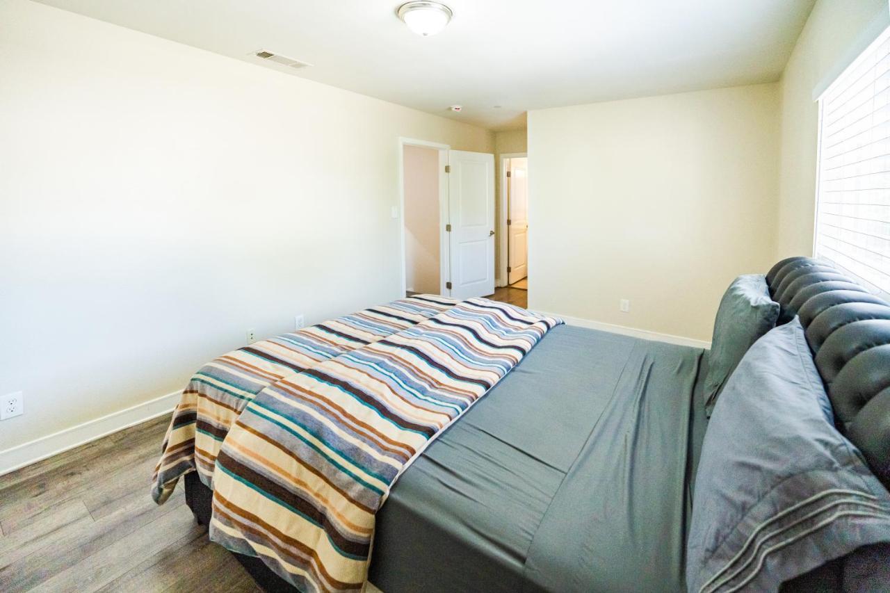 Spacious 5 Bedroom 3 Bath Modern By Downtown La With Parking *