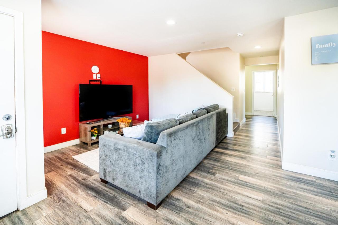 Spacious 5 Bedroom 3 Bath Modern By Downtown La With Parking Los Angeles
