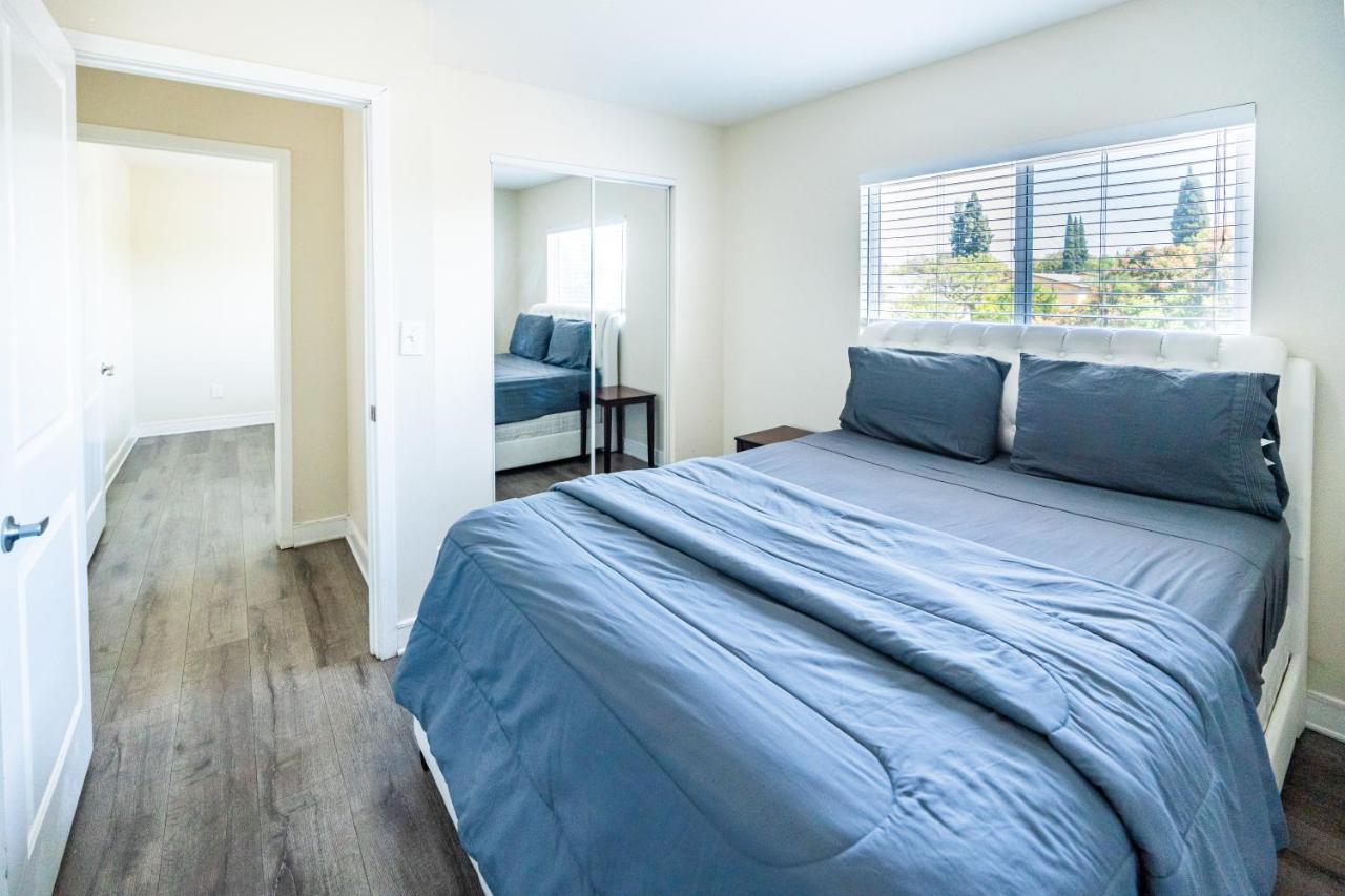Spacious 5 Bedroom 3 Bath Modern By Downtown La With Parking Apartment *