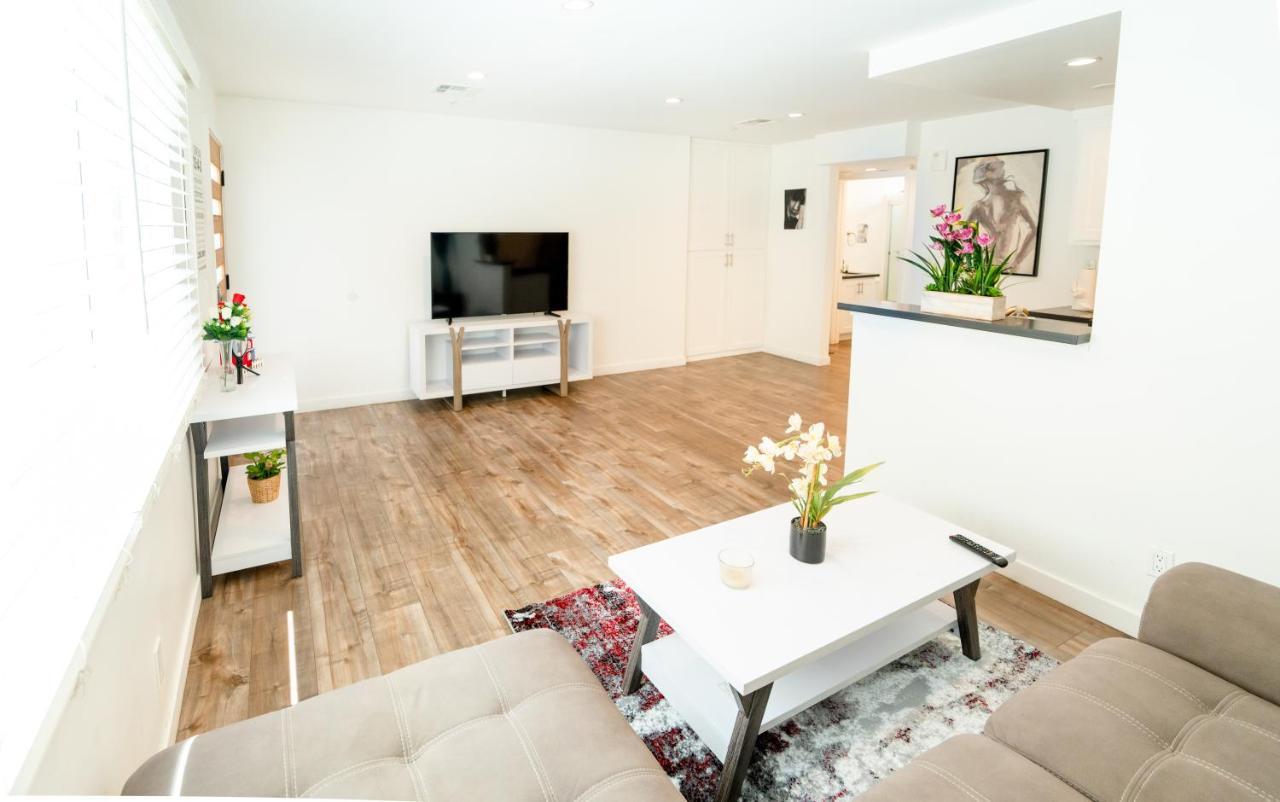 Chic Koreatown 1 Bedroom Close To Downtown La With Free Gated Parking Los Angeles