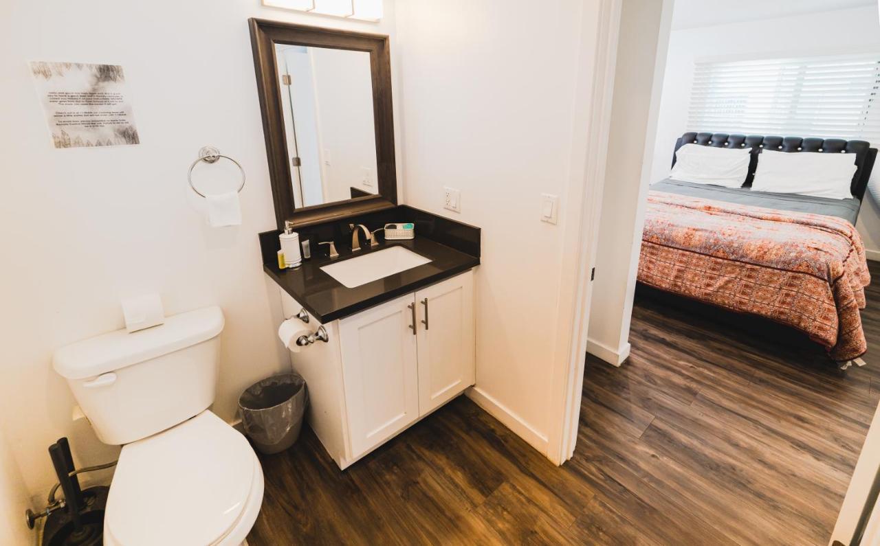 And Close To Downtown 1 Bedroom Sleeps 4 Apartment
