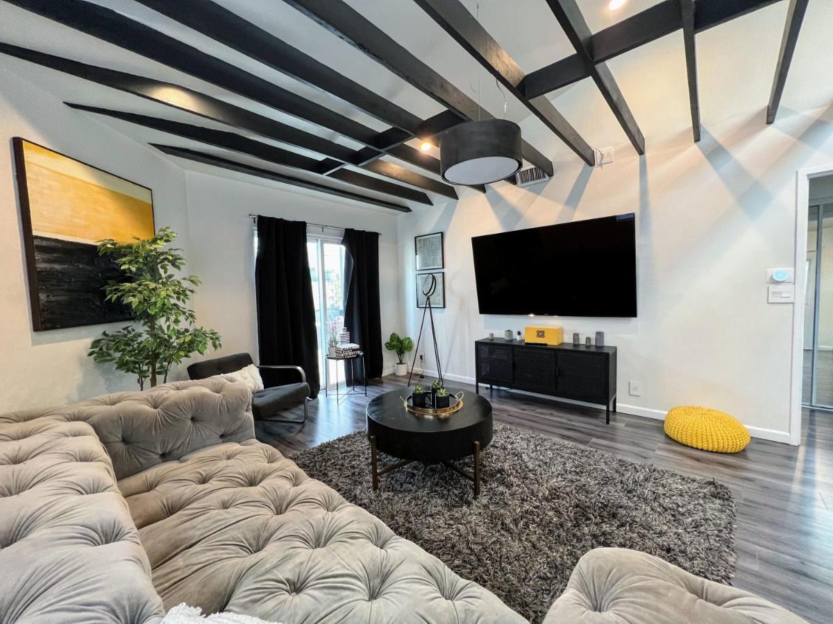 Memorable Renovated 1br Unit By The Pool * Los Angeles