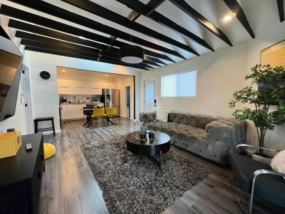 Memorable Renovated 1br Unit By The Pool