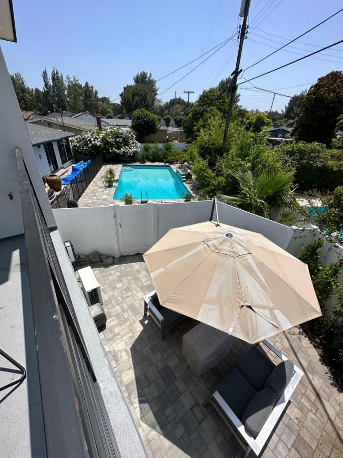 Great House In Middle Of La Los Angeles