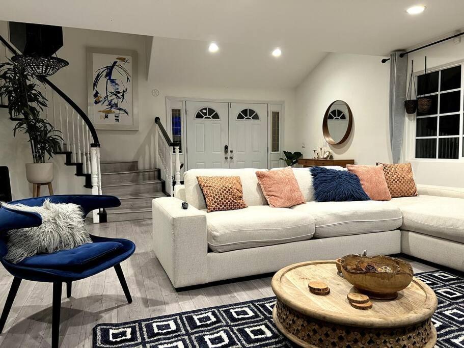 Stylish Mediterranean Villa, Pool, Jacuzzi, Hollywood & Malibu Bliss Villa
