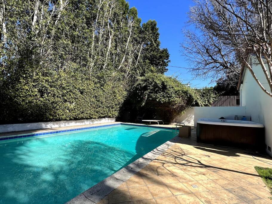 Villa Stylish Mediterranean Villa, Pool, Jacuzzi, Hollywood & Malibu Bliss