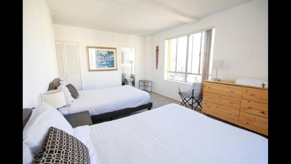 La Brea Apartment